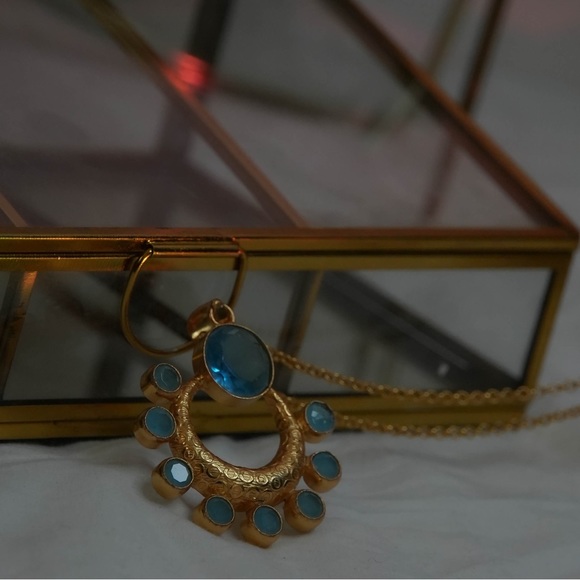 Brand new zara limited edition gold plated brass pendent necklace from New York - Picture 3 of 4